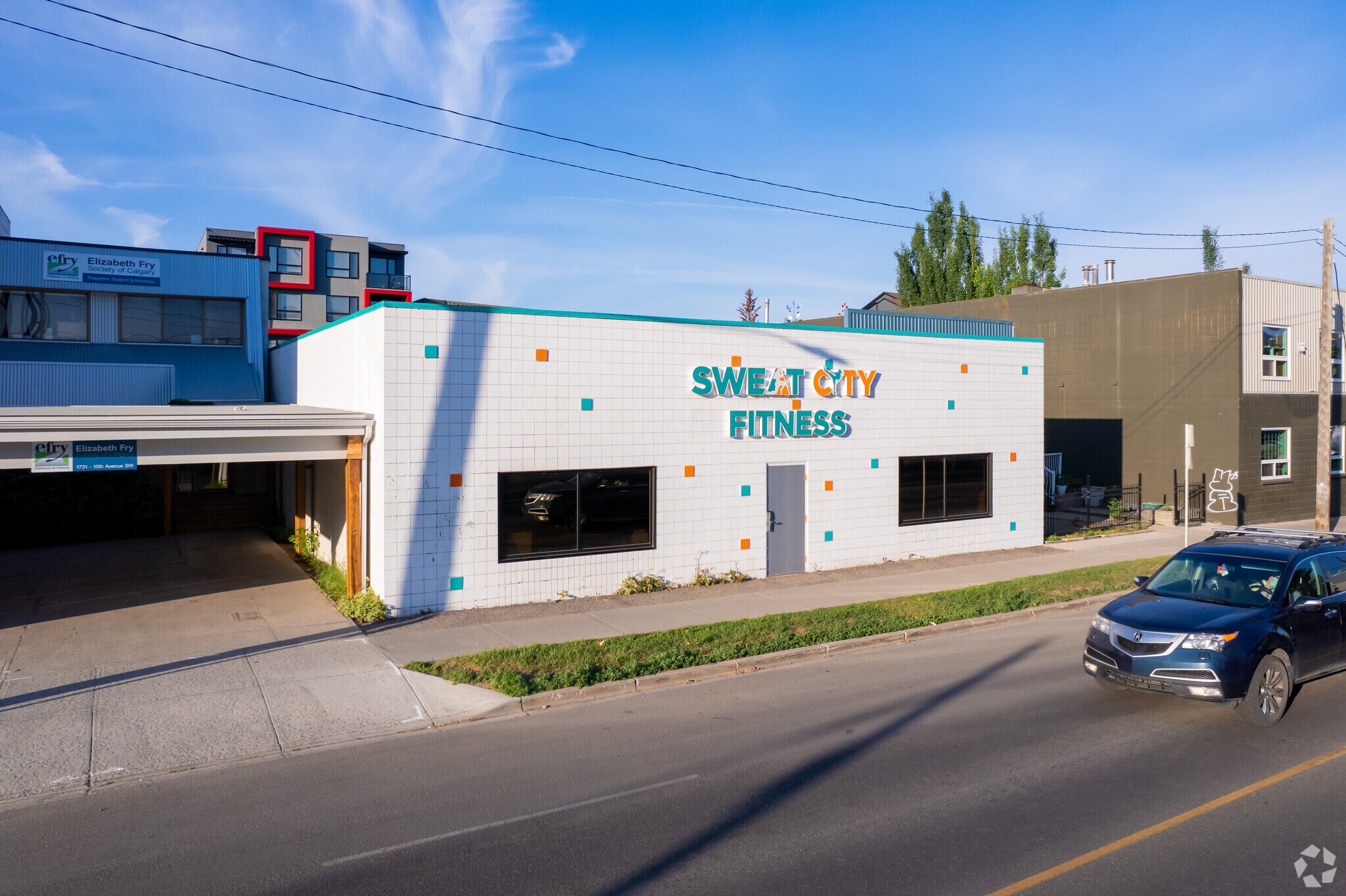 1733 10th Ave SW, Calgary, AB à vendre Photo de l’immeuble– Image 1 sur 5