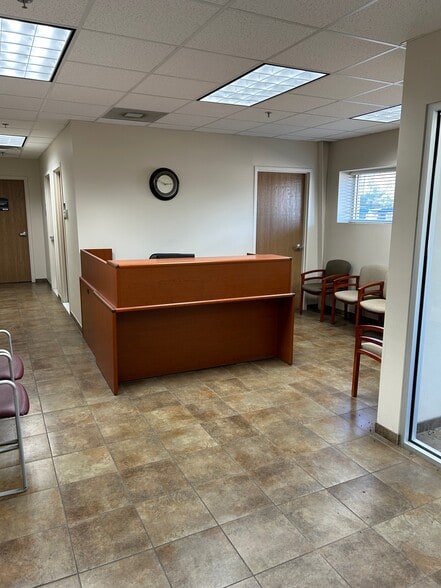 12301 Farmington Rd, Livonia, MI à vendre - Photo intérieure – Image 3 sur 22