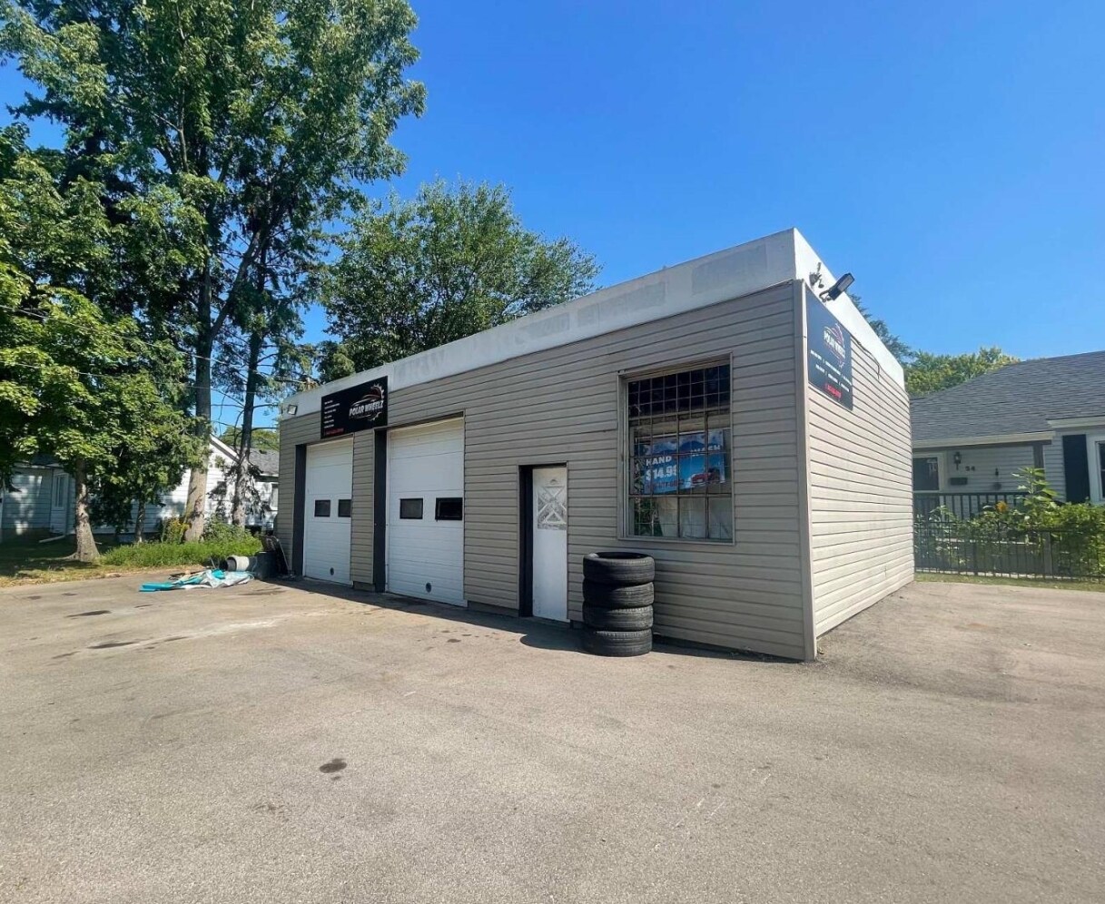 46 Kitchener Av, Brantford, ON à vendre Photo principale– Image 1 sur 8