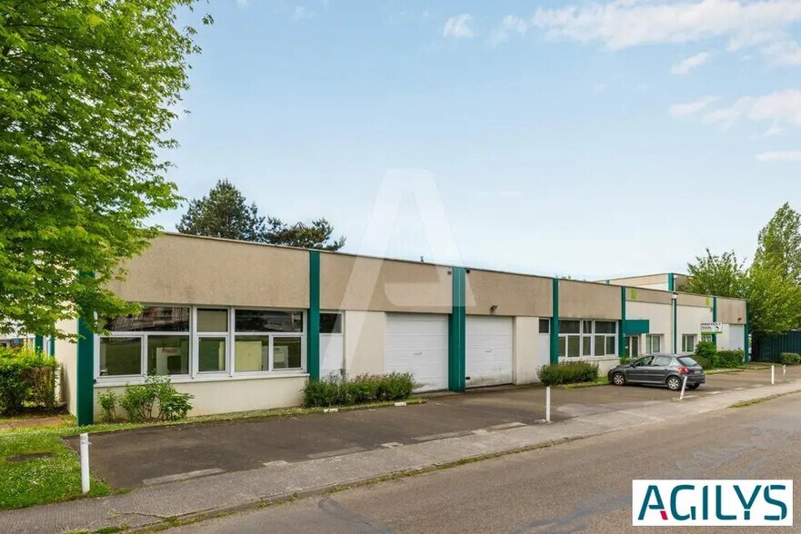 Bureau dans Trappes à louer - Photo de l’immeuble – Image 3 sur 4