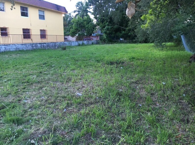 141 NE 56th St, Miami, FL à vendre - Photo de l’immeuble – Image 3 sur 11