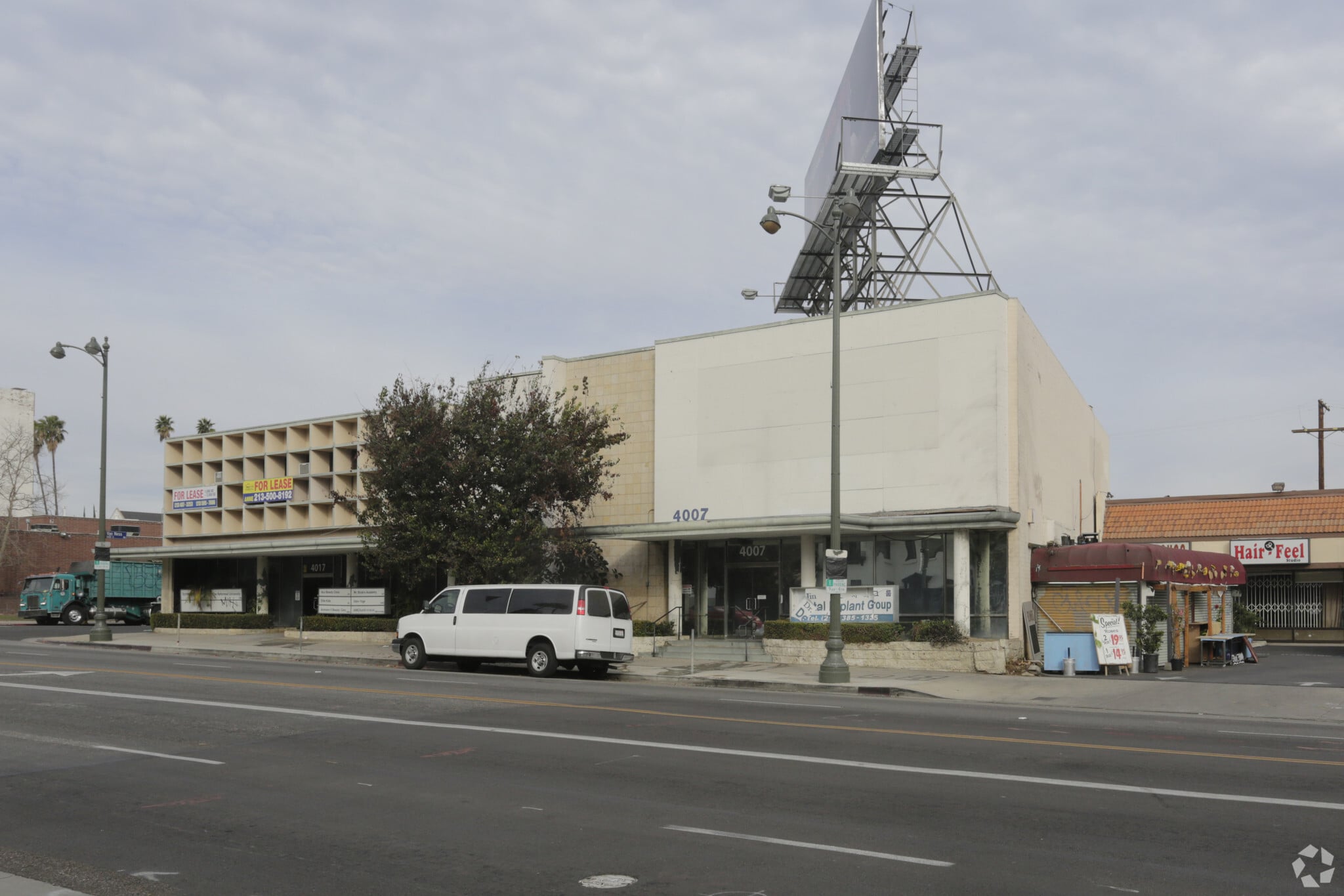 4007-4009 Wilshire Blvd, Los Angeles, CA à louer Photo principale– Image 1 sur 13
