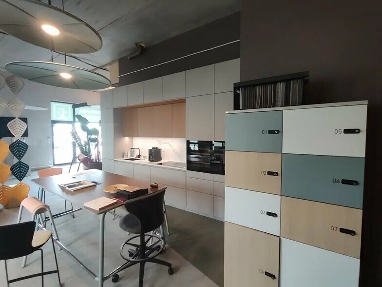 Bureau dans Vaulx-Milieu à louer - Photo de l’immeuble – Image 3 sur 4