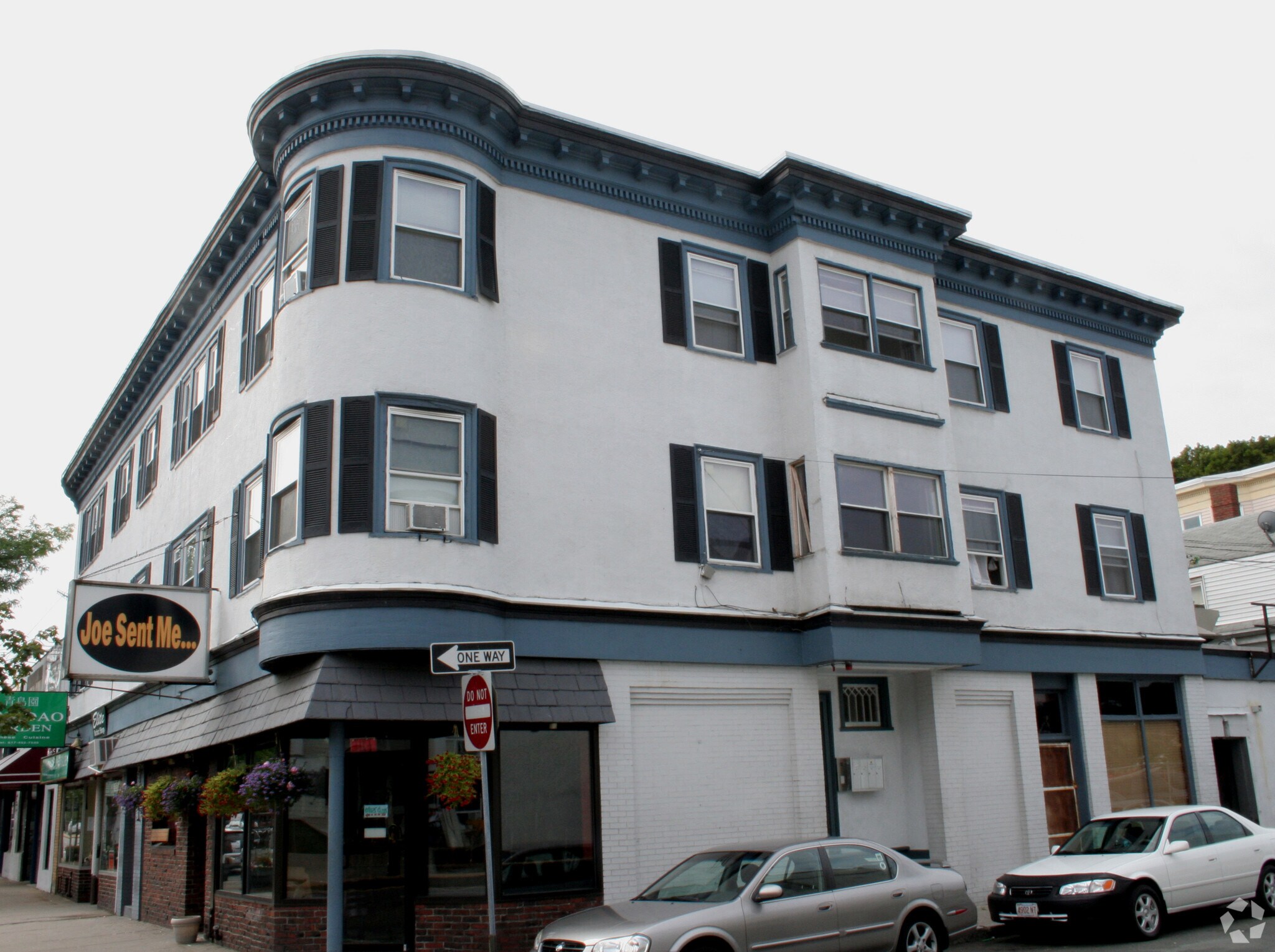 2382-2390 Massachusetts Ave, Cambridge, MA à louer Photo principale– Image 1 sur 2