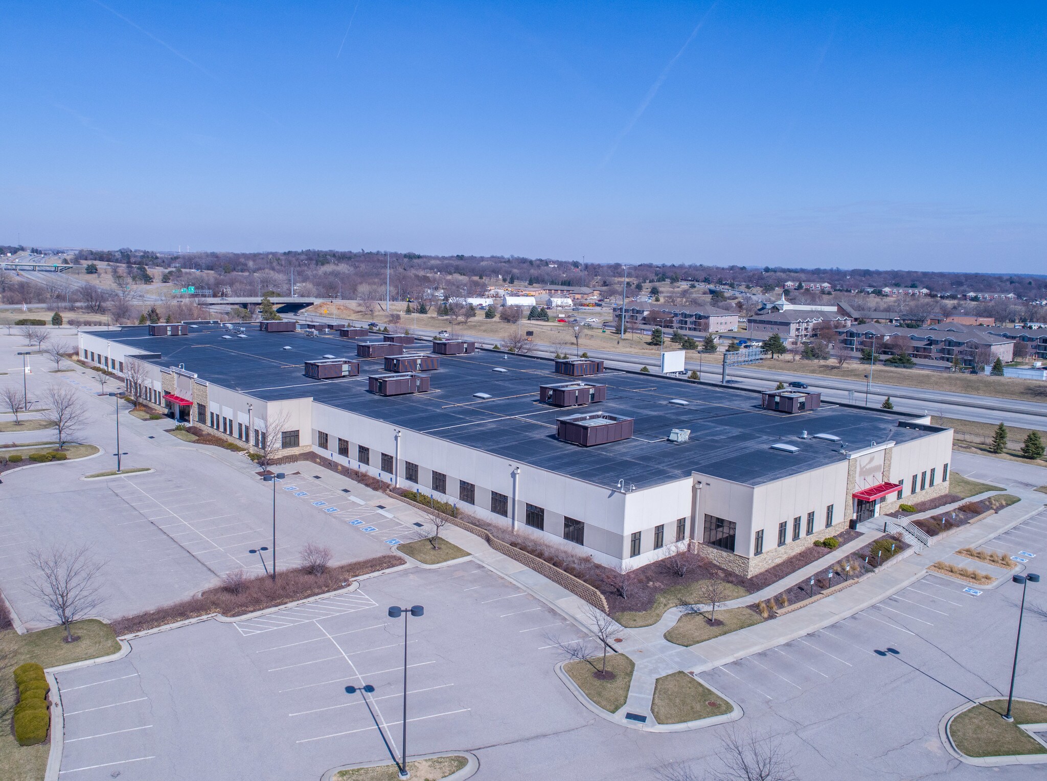 4600 Innovation Dr, Lincoln, NE à louer Photo principale– Image 1 sur 8