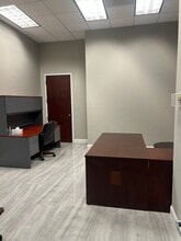 625 E Twiggs St, Tampa, FL à louer Photo intérieure– Image 1 sur 10