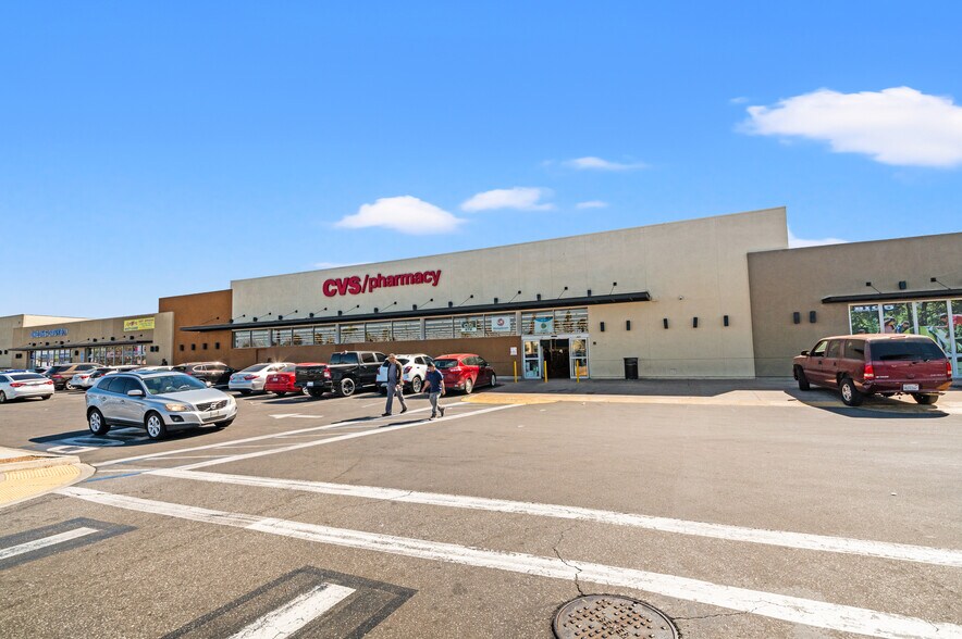 CVS Greater Los Angeles Portfolio portefeuille de 3 biens à vendre sur LoopNet.fr - Photo de l’immeuble – Image 2 sur 3