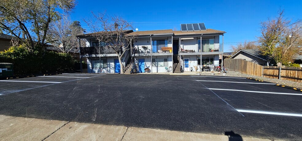 1385 W 6th St, Reno, NV à vendre - Photo de l’immeuble – Image 3 sur 17