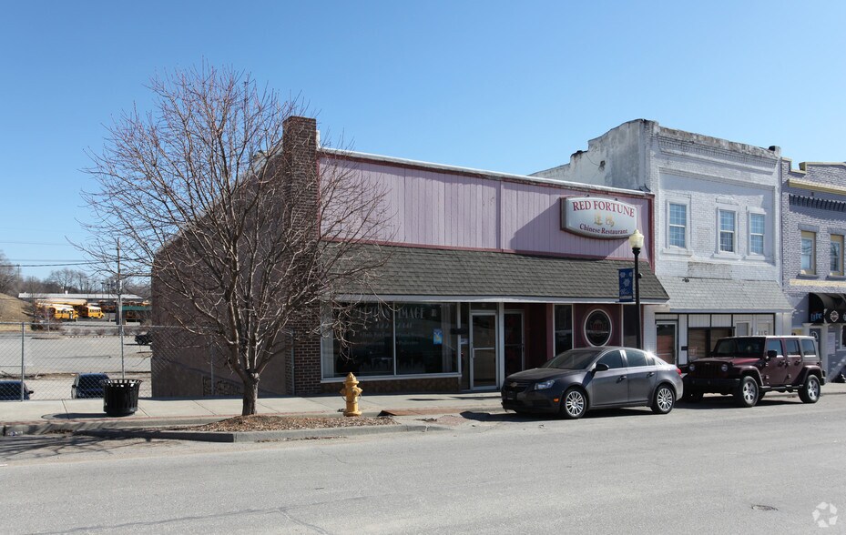 119 Oak St, Bonner Springs, KS à louer - Photo de l’immeuble – Image 2 sur 3