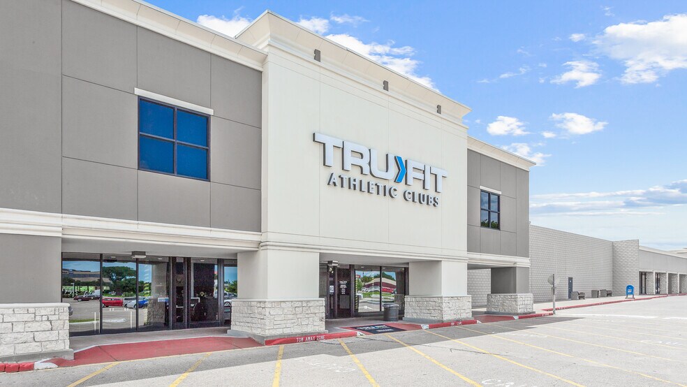 2408 Texas Ave S, College Station, TX à louer - Photo de l’immeuble – Image 2 sur 23