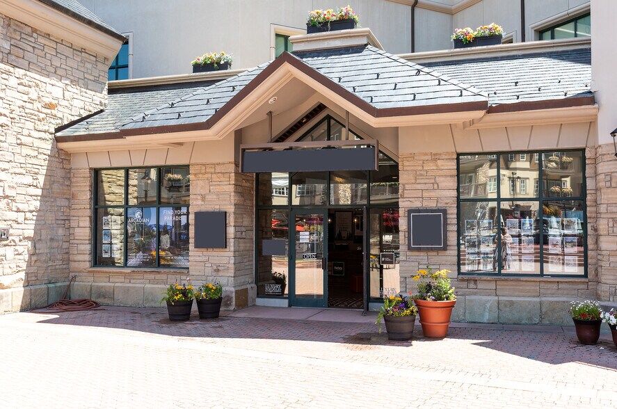 136 E Thomas Pl, Beaver Creek, CO à louer - Photo de l’immeuble – Image 3 sur 18