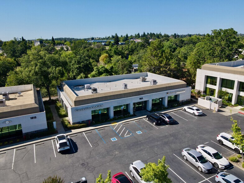 1621 Creekside Dr, Folsom, CA à louer - Photo de l’immeuble – Image 3 sur 7