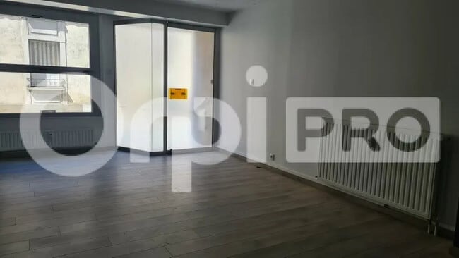 Plus de détails pour Bureau à vendre