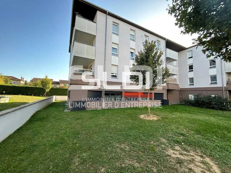 Local commercial dans Jassans-Riottier à louer - Photo de l’immeuble – Image 1 sur 9
