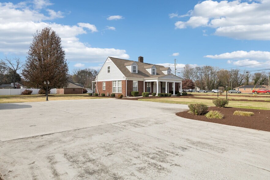 502 Hazelwood Dr, Smyrna, TN à louer - Photo de l’immeuble – Image 2 sur 32