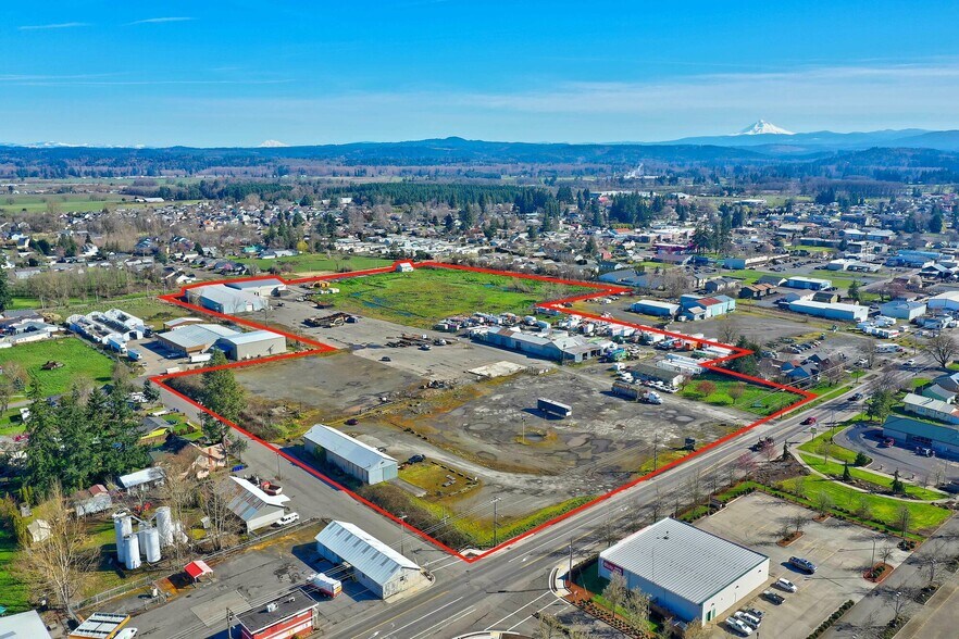525 W Main St, Molalla, OR à louer - Aérien – Image 1 sur 5