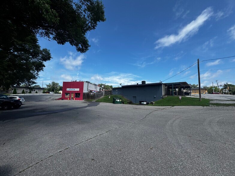 1306-1320 Grand Ave, West Des Moines, IA à vendre - Photo de l’immeuble – Image 2 sur 4