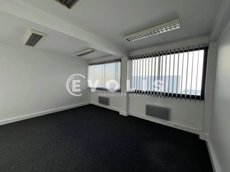 Bureau dans Noisy-le-Grand à vendre - Photo de l’immeuble – Image 3 sur 7