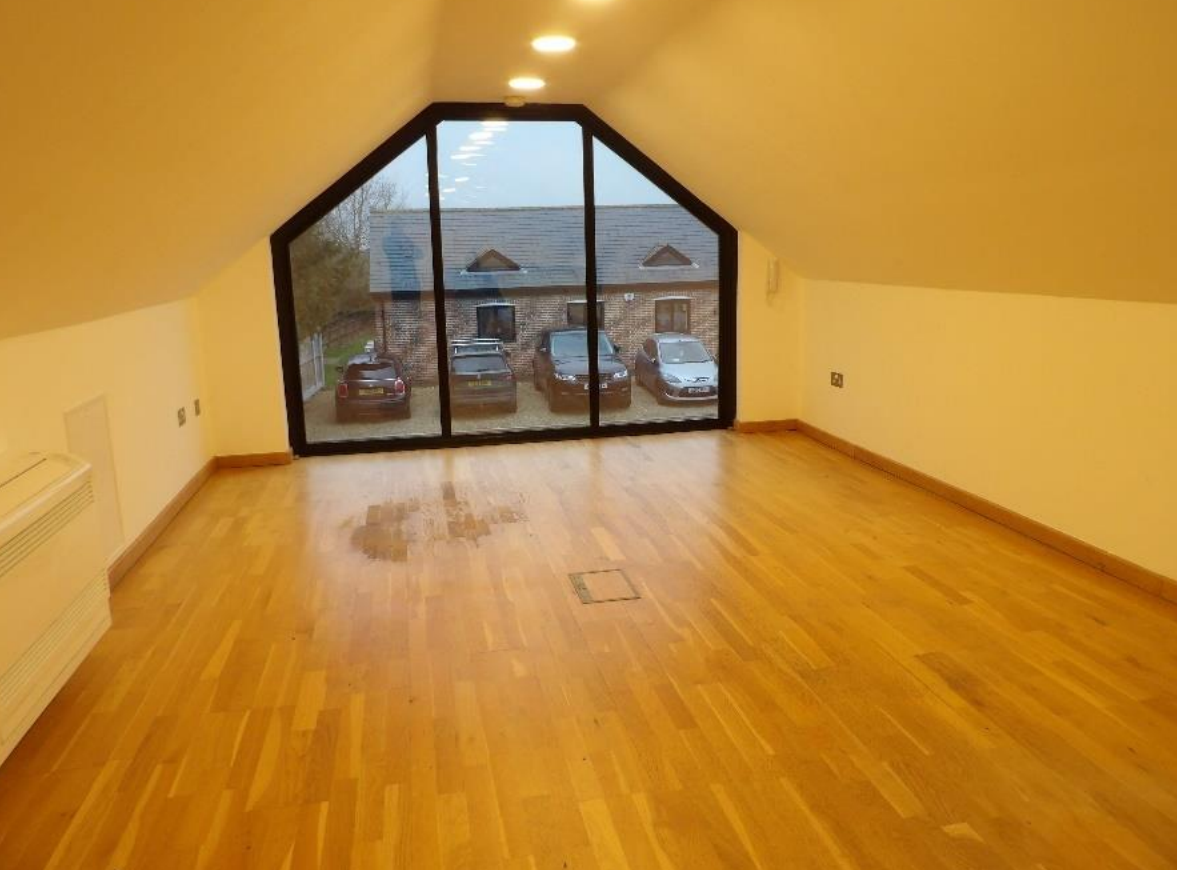 Langham Ln, Langham, SFK CO4 5ZS - Lot 9 -  - Photo intérieure - Image 1 of 2
