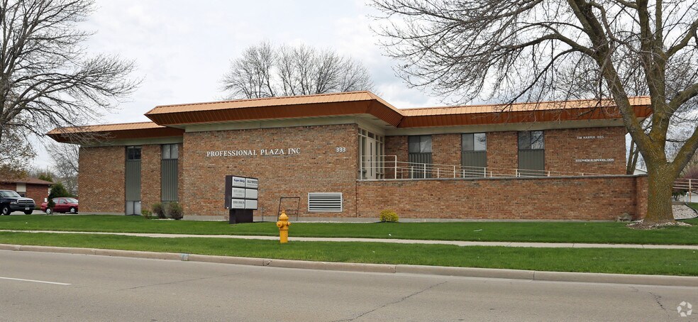 333 N Peters Ave, Fond Du Lac, WI à vendre - Photo de l’immeuble – Image 3 sur 5