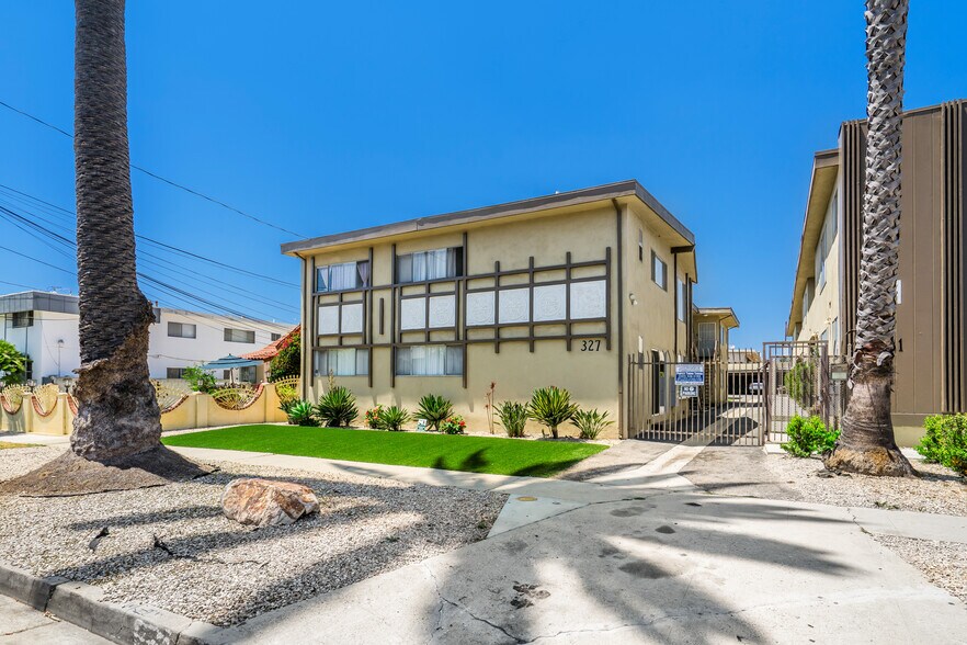 327 Stepney St, Inglewood, CA à vendre - Photo de l’immeuble – Image 2 sur 12