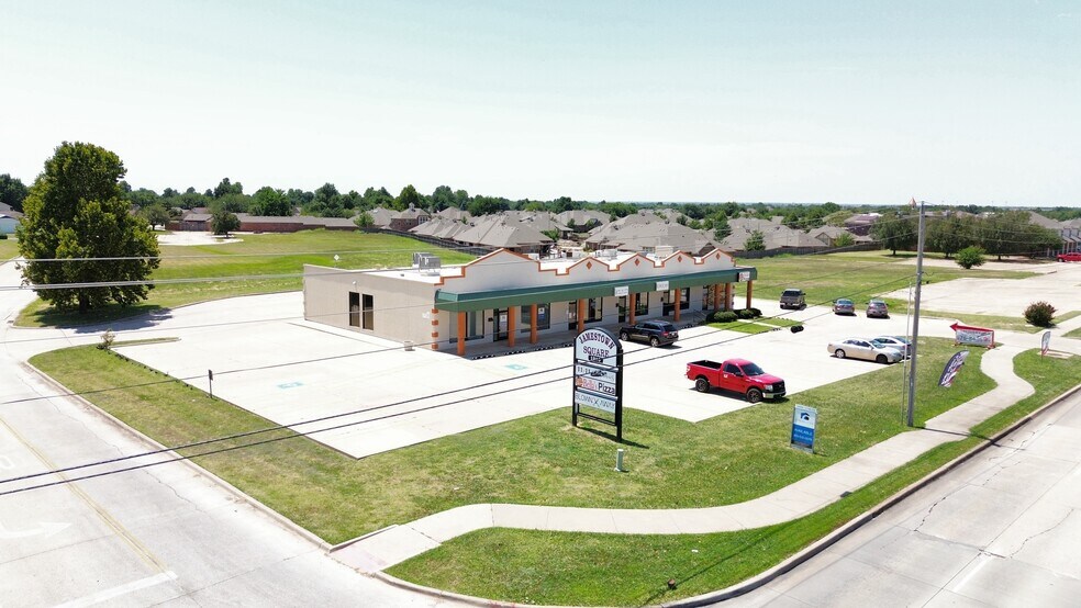 1200-1210 NW 12th St, Moore, OK à louer - Photo de l’immeuble – Image 2 sur 5
