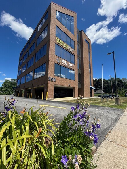 595 Pawtucket Blvd, Lowell, MA à louer - Photo de l’immeuble – Image 3 sur 3