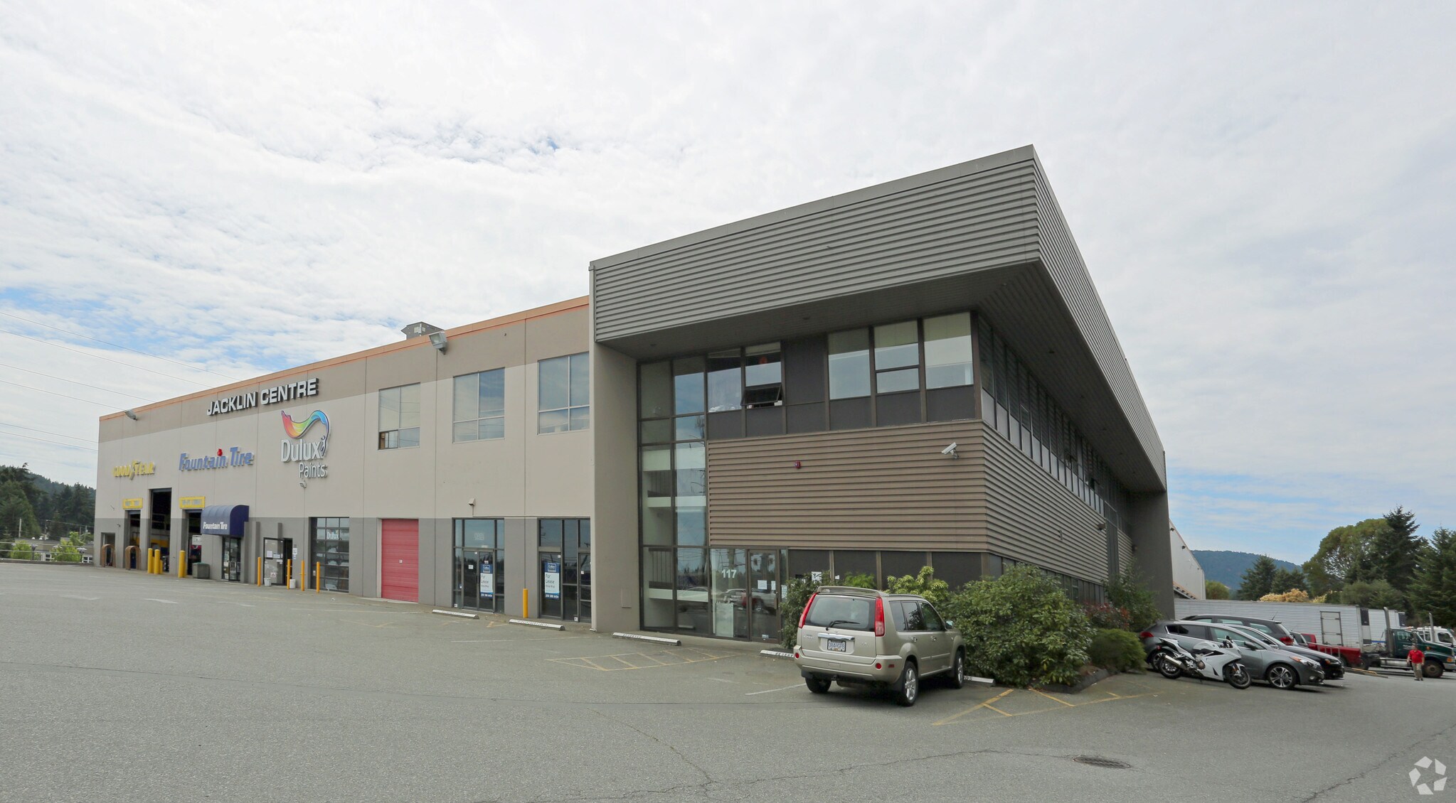2924 Jacklin Rd, Langford, BC à louer Photo principale– Image 1 sur 7