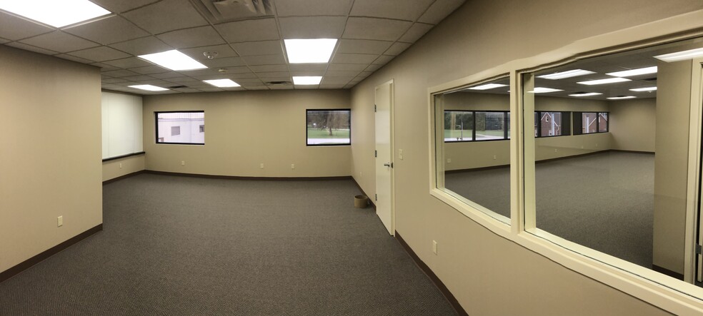 1670 E Davis Dr, Terre Haute, IN à louer - Photo intérieure – Image 2 sur 7