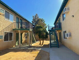 Plus de détails pour 20961 83rd St, California City, CA - Logement à vendre