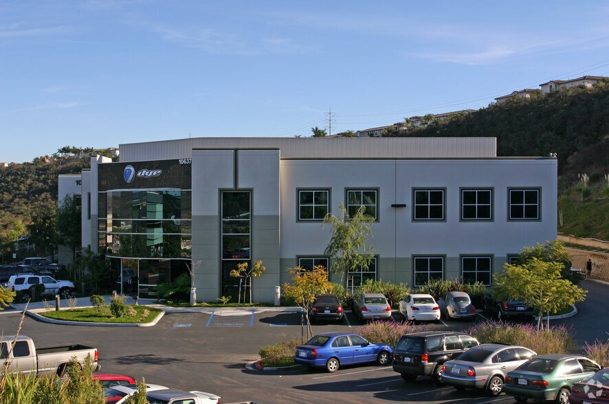 10637 Scripps Summit Ct, San Diego, CA à vendre - Photo de l’immeuble – Image 2 sur 8