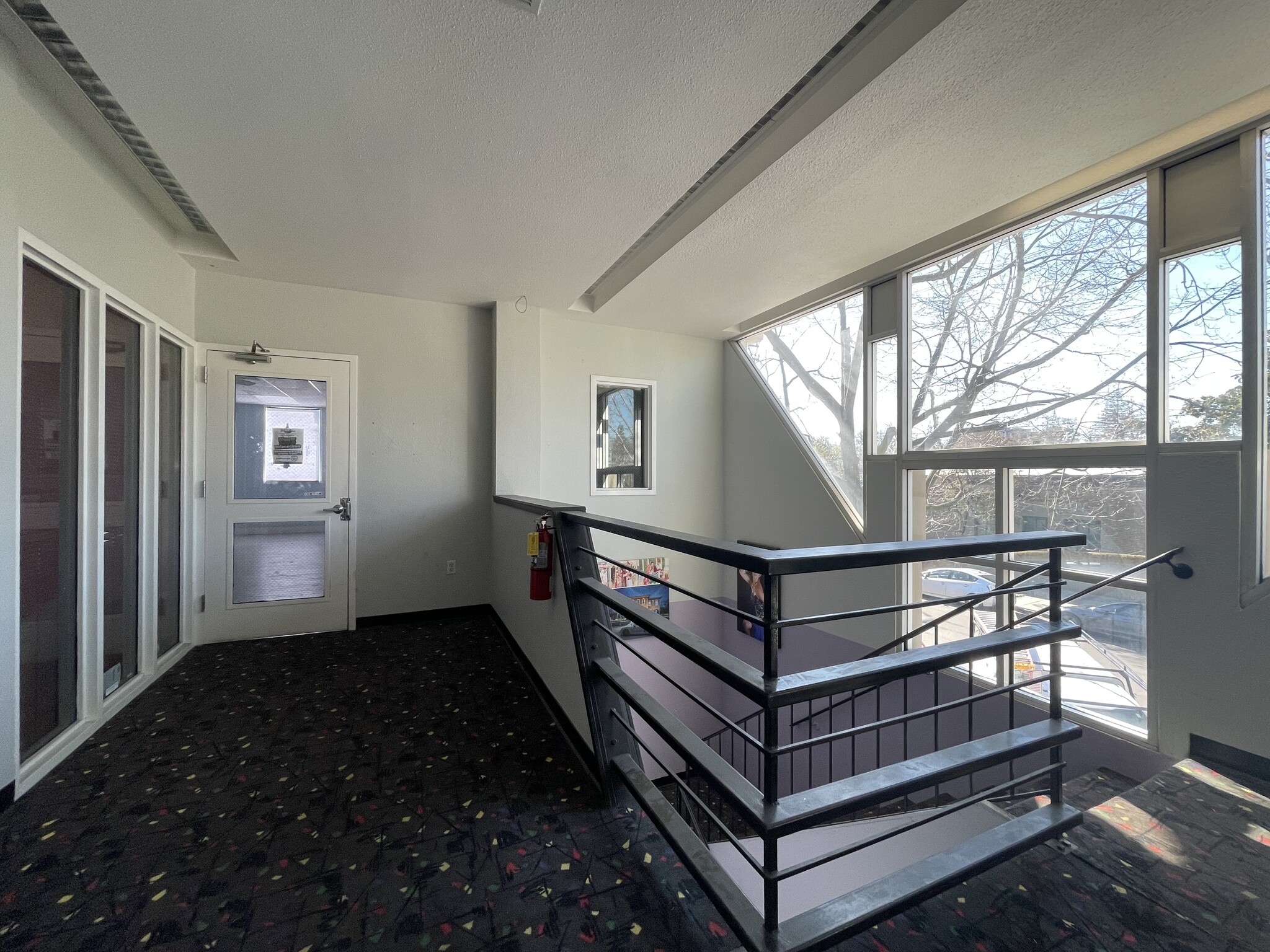 2500 J St, Sacramento, CA à louer Photo de l’immeuble– Image 1 sur 2
