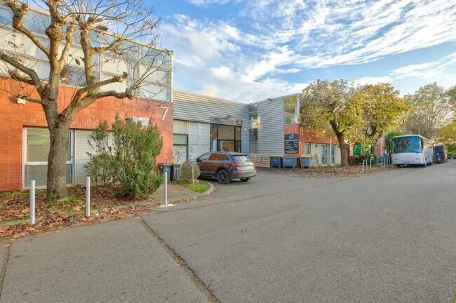 Plus de détails pour 4 Avenue Pierre Salvi, Gonesse - Bureau, Local d'activités à louer