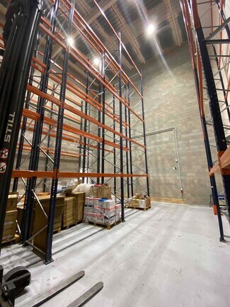 Plus de détails pour Industriel/Logistique à louer