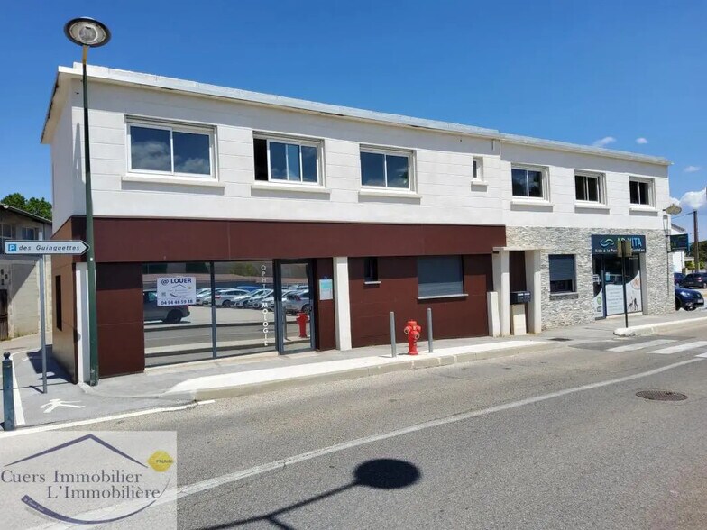 Local d’activités dans Cuers à louer - Photo de l’immeuble – Image 1 sur 6