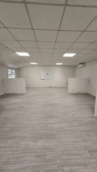 Plus de détails pour 118 Avenue Du Maréchal De Lattre De Tassigny, Fontenay-sous-Bois - Bureau à louer