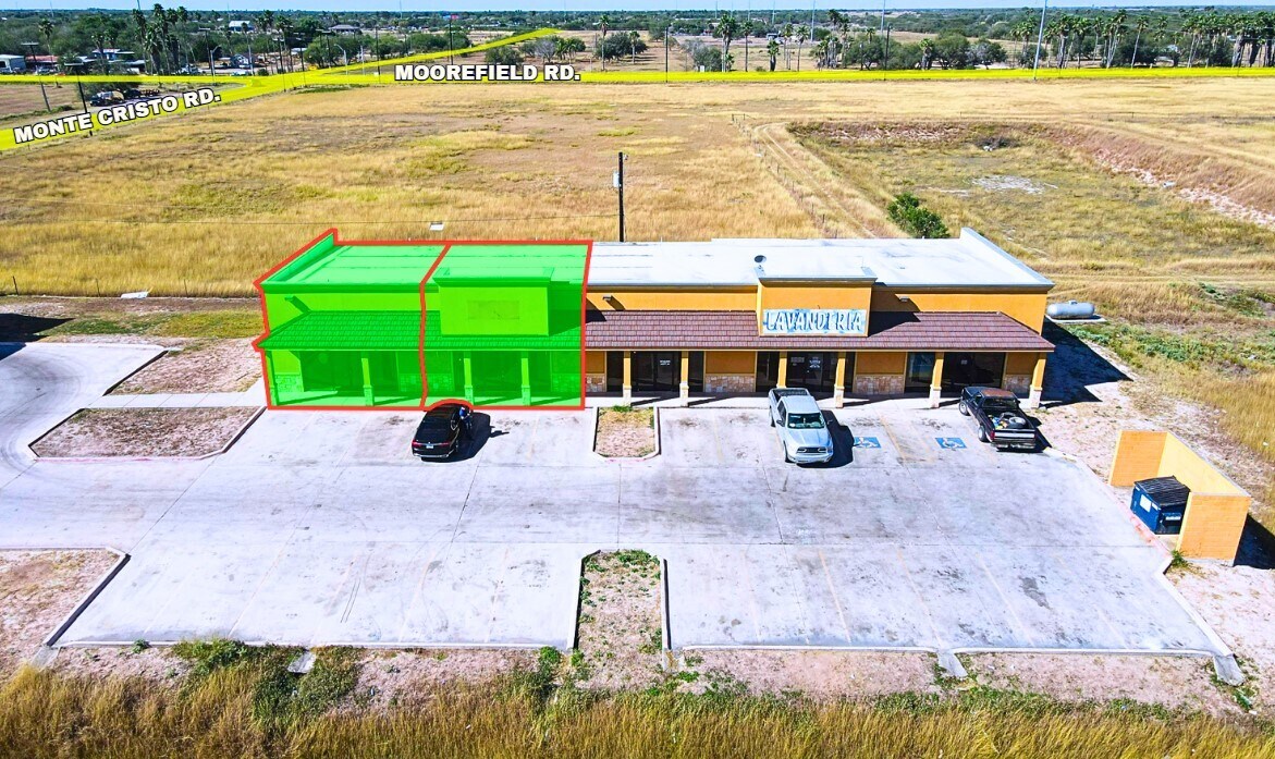 Local commercial dans Edinburg, TX à louer Photo de l’immeuble– Image 1 sur 11