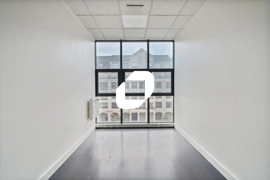 Bureau dans Nogent-sur-Marne à louer - Photo de l’immeuble – Image 3 sur 14