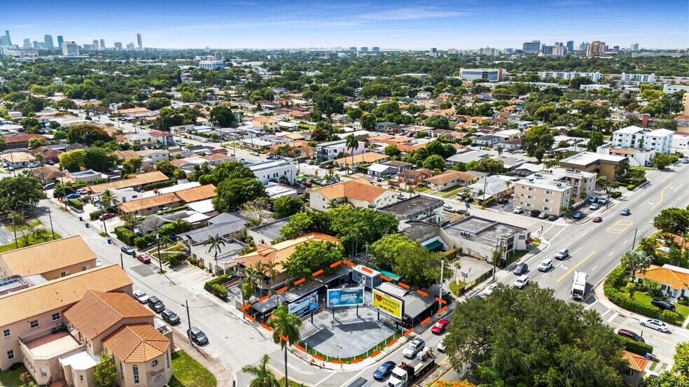 201 SW 37th Ave, Miami, FL à vendre - Photo principale – Image 1 sur 9