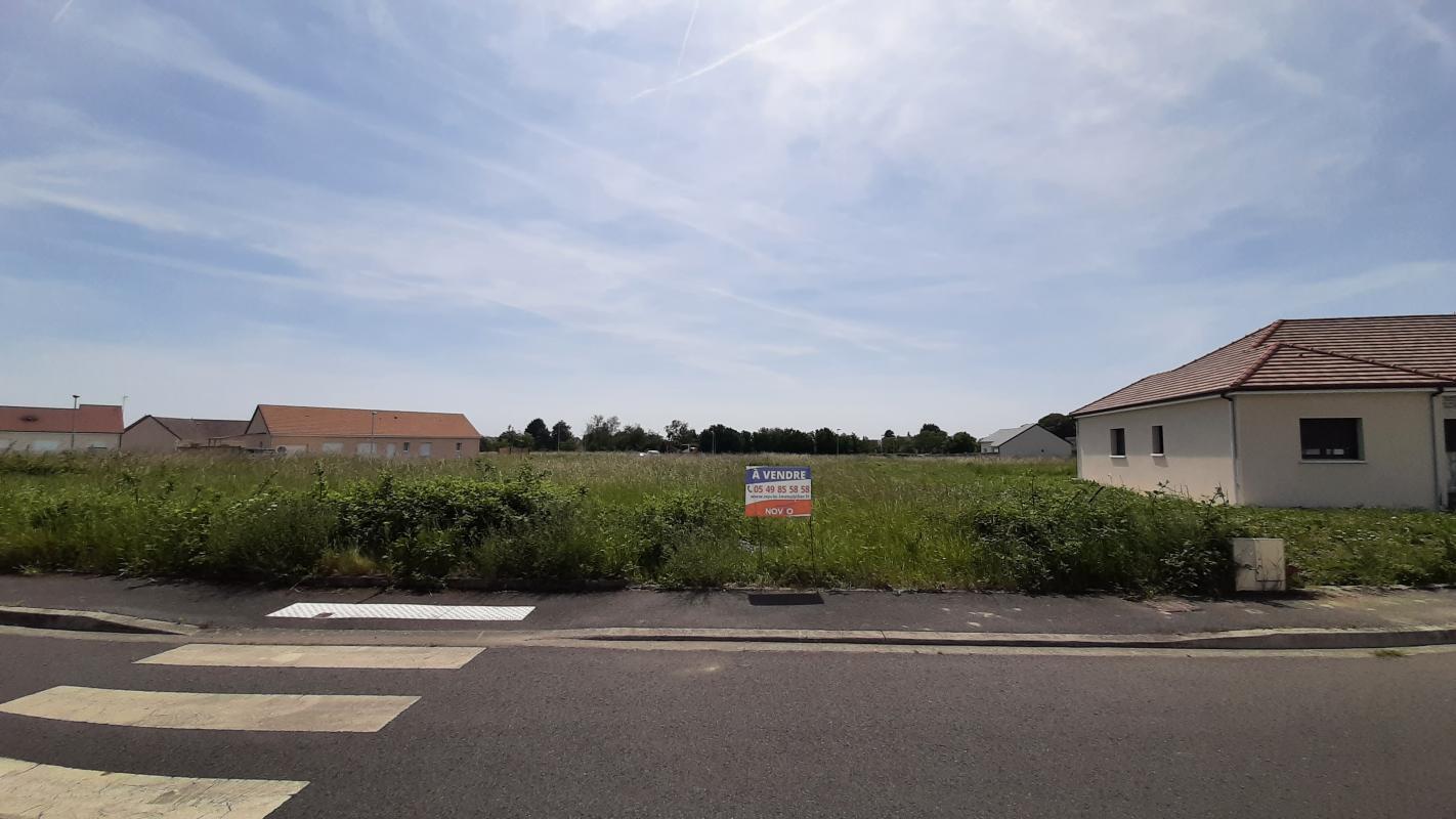 Terrain dans Châtellerault à vendre Photo de l’immeuble– Image 1 sur 4