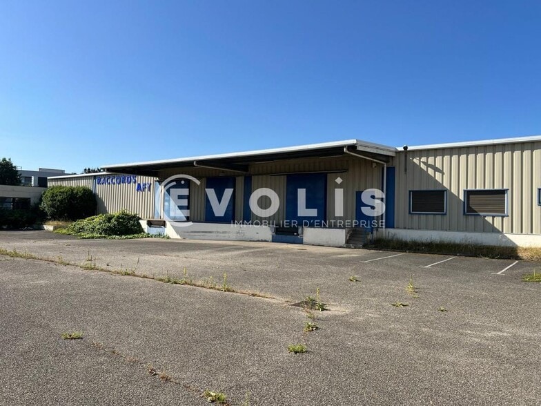 50 Rue Du Mollaret, Saint-Quentin-Fallavier à vendre - Photo de l’immeuble – Image 3 sur 15