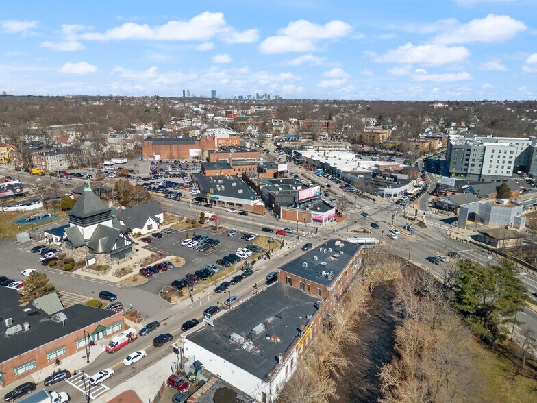 542 River St, Mattapan, MA à louer - Photo de l’immeuble – Image 3 sur 6
