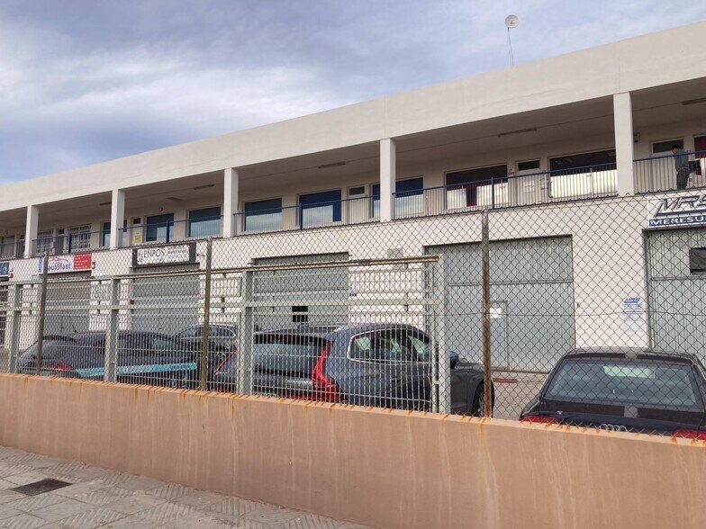 Bureau dans Almussafes, Valencia à louer - Photo de l’immeuble – Image 2 sur 17