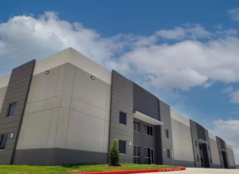 4157 Clay Commerce Dr, Katy, TX à louer - Photo de l’immeuble – Image 1 sur 6