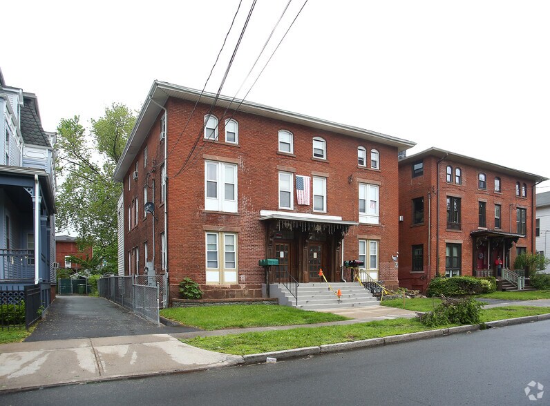 28-30 Madison St, Hartford, CT à vendre - Photo principale – Image 1 sur 3