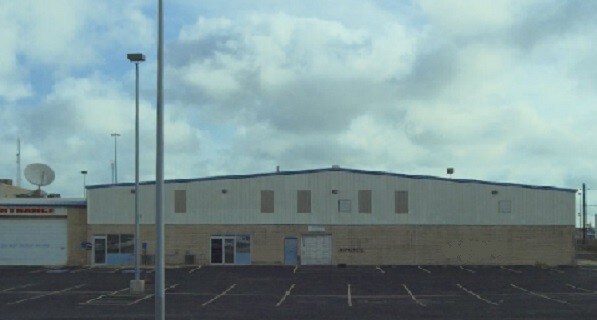 4630 Corona Dr, Corpus Christi, TX à louer - Photo de l’immeuble – Image 1 sur 2