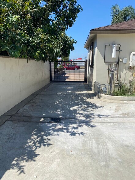 119 N Little Main St, Orange, CA à vendre - Photo de l’immeuble – Image 2 sur 6