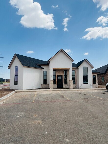 10701 Milwaukee Ave, Lubbock, TX à louer - Photo de l’immeuble – Image 2 sur 2
