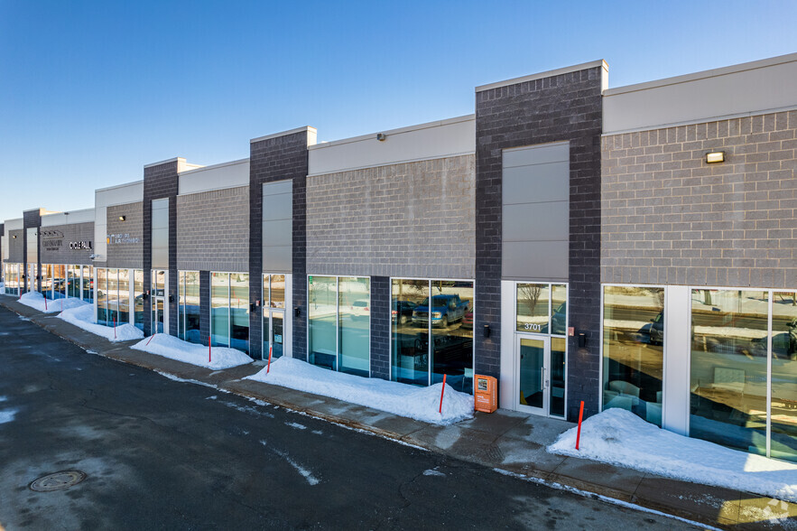3665-3701 Boul De La Cite-Des-Jeunes, Vaudreuil-dorion, QC à louer - Photo de l’immeuble – Image 2 sur 12