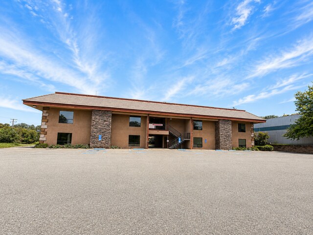 12183 Locksley Ln, Auburn, CA à louer Photo de l’immeuble– Image 1 sur 10